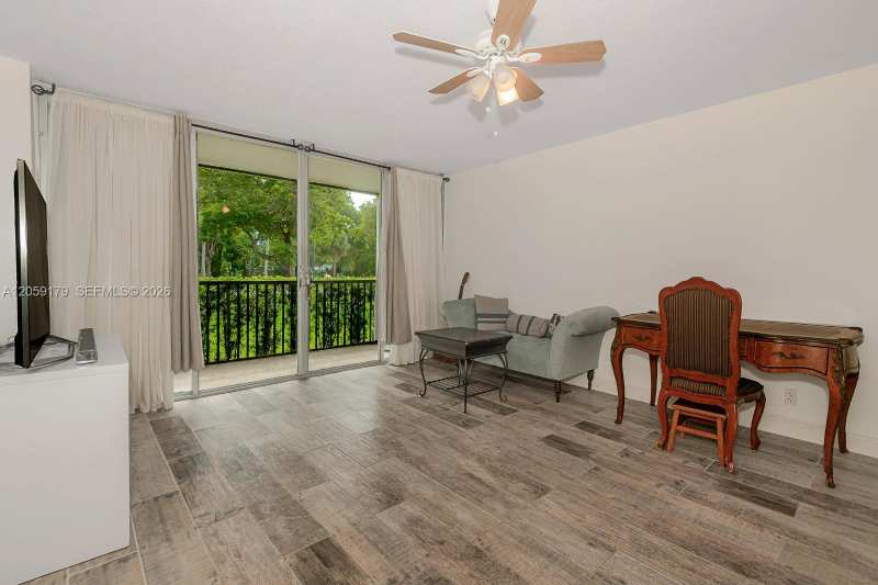 3401 N Country Club Dr # 117, Aventura FL 33180
