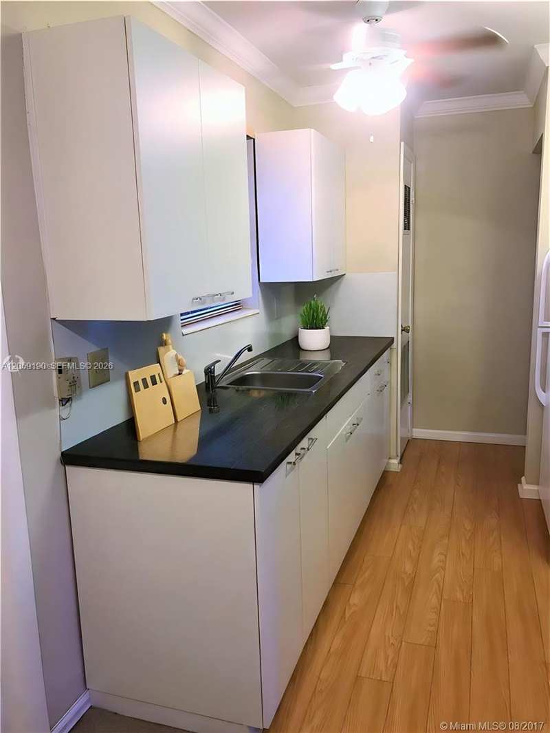 2236 Jackson St # 8, Hollywood FL 33020