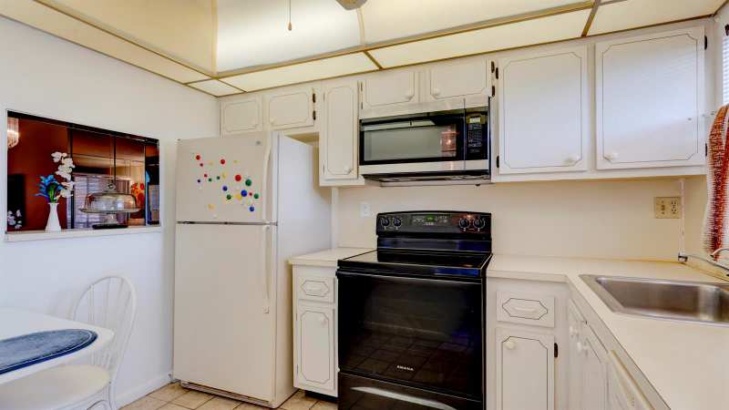 9400 SUNRISE LAKES Boulevard # 303, Sunrise FL 33322