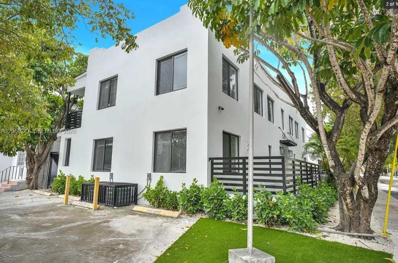 638 SW 21st Ave # 4, Miami FL 33135