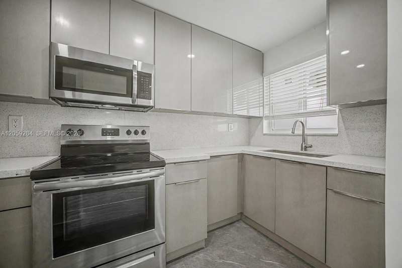 8466 NW 4th Ct # 8466, Miami FL 33150