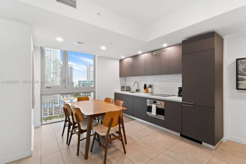 227 NE 2nd St # 2202, Miami FL 33132