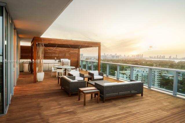 2901 Collins Ave # 1602, Miami Beach FL 33140