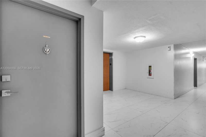 9320 Fontainebleau Blvd # 214, Miami FL 33172