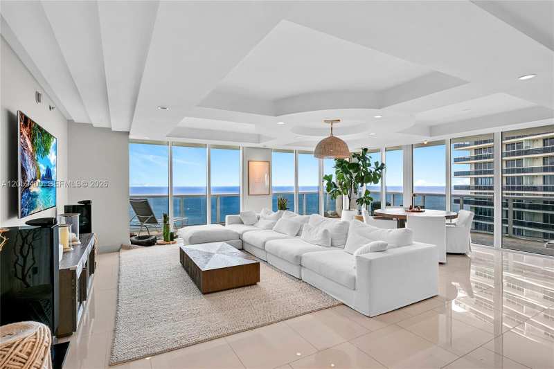 1800 S Ocean Dr # 4304, Hallandale Beach FL 33009