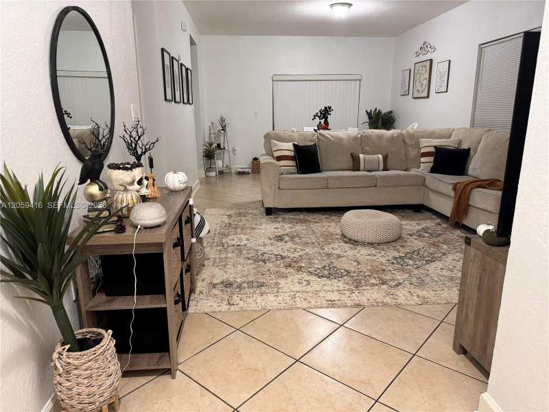 3175 NE 4th St, Homestead FL 33033