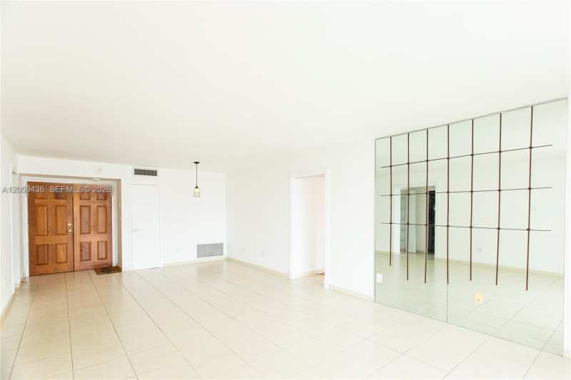 1420 Brickell Bay Dr # 1604B, Miami FL 33131