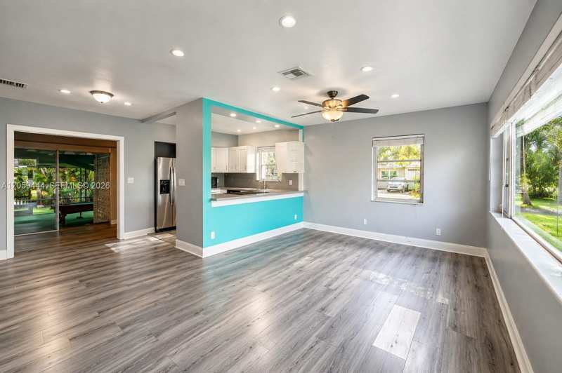 529 NW 8th St, Dania Beach FL 33004