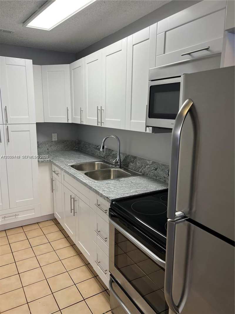 645 W 68th St # 645, Hialeah FL 33014