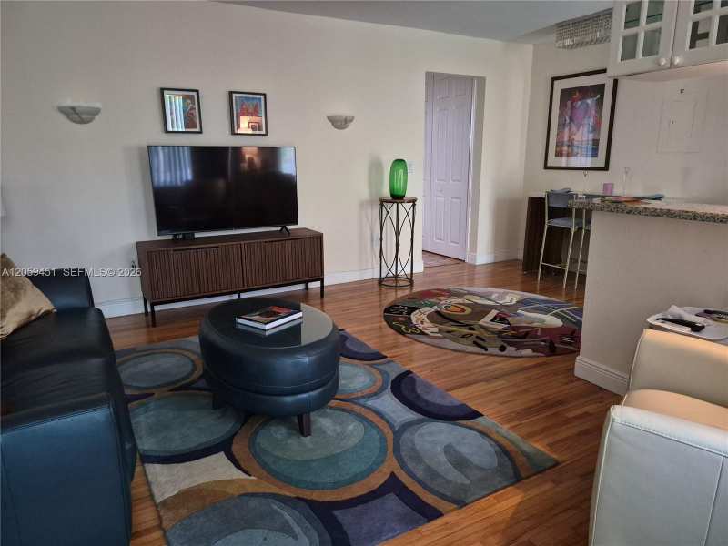 659 Meridian Ave # 14, Miami Beach FL 33139