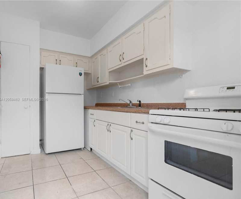 744 85th St # 3, Miami Beach FL 33141