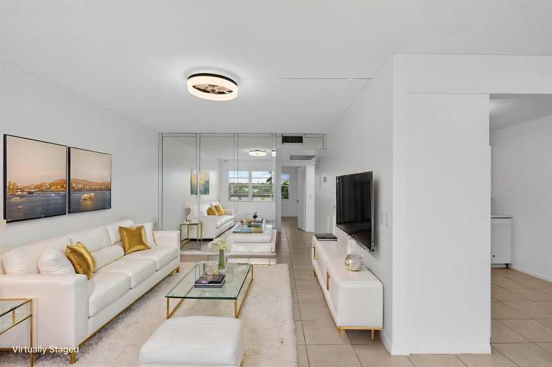 4028 Hythe B, Boca Raton FL 33434