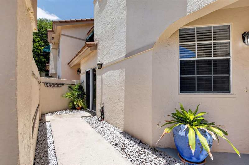 6665 VIA REGINA, Boca Raton FL 33433