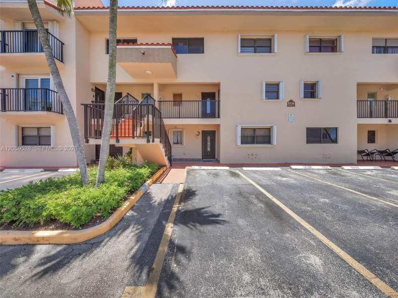 5530 W 26th Ct # 102, Hialeah FL 33016