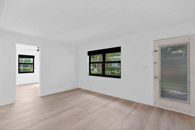 241 NE 10th Street, Delray Beach FL 33444