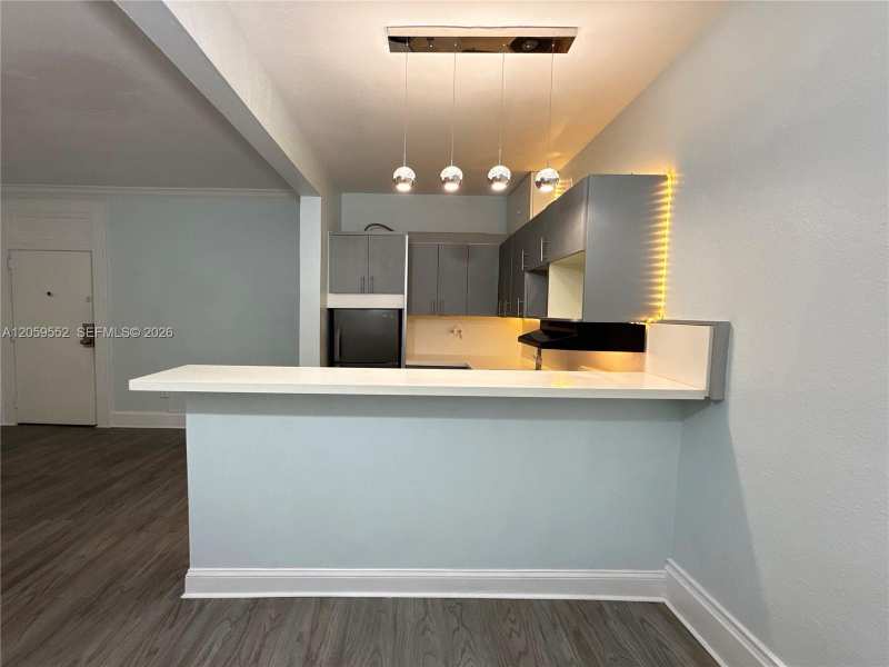 124 Mendoza Ave # 3, Coral Gables FL 33134