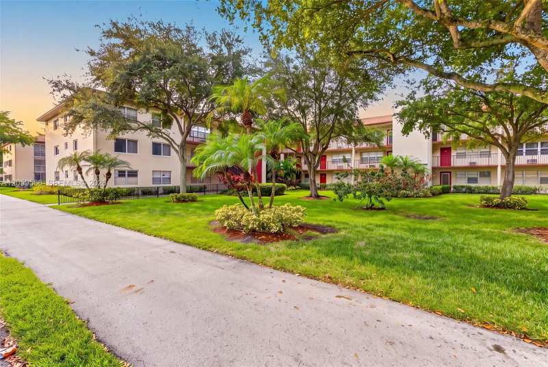 13350 SW 1st St # 103P, Pembroke Pines FL 33027