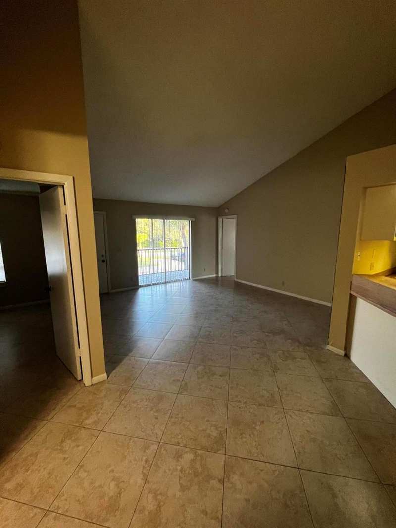 4215 S 57th Avenue, FL 33463