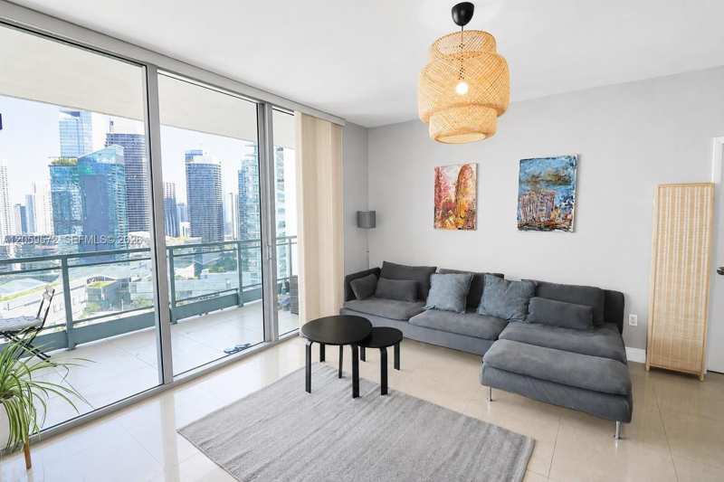 90 SW 3rd St # 3212, Miami FL 33130