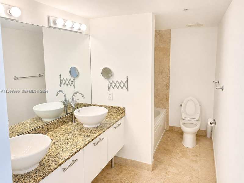 41 SE 5th St # 907, Miami FL 33131