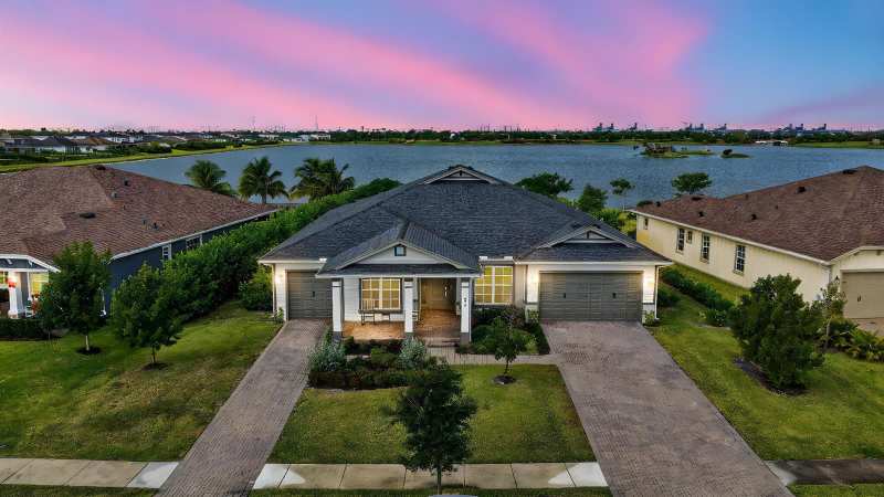 799 Hookline Circle, Loxahatchee FL 33470