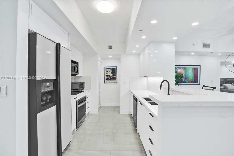 335 S Biscayne Blvd # 3807, Miami FL 33131