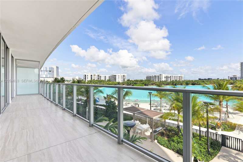 2411 Laguna Circle # 209, North Miami FL 33181