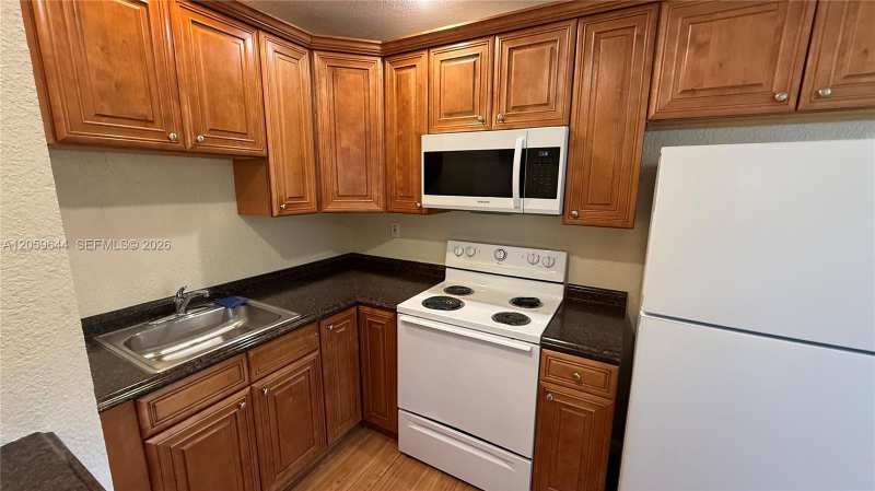 1310 NE 14th Ave # 4, Fort Lauderdale FL 33304