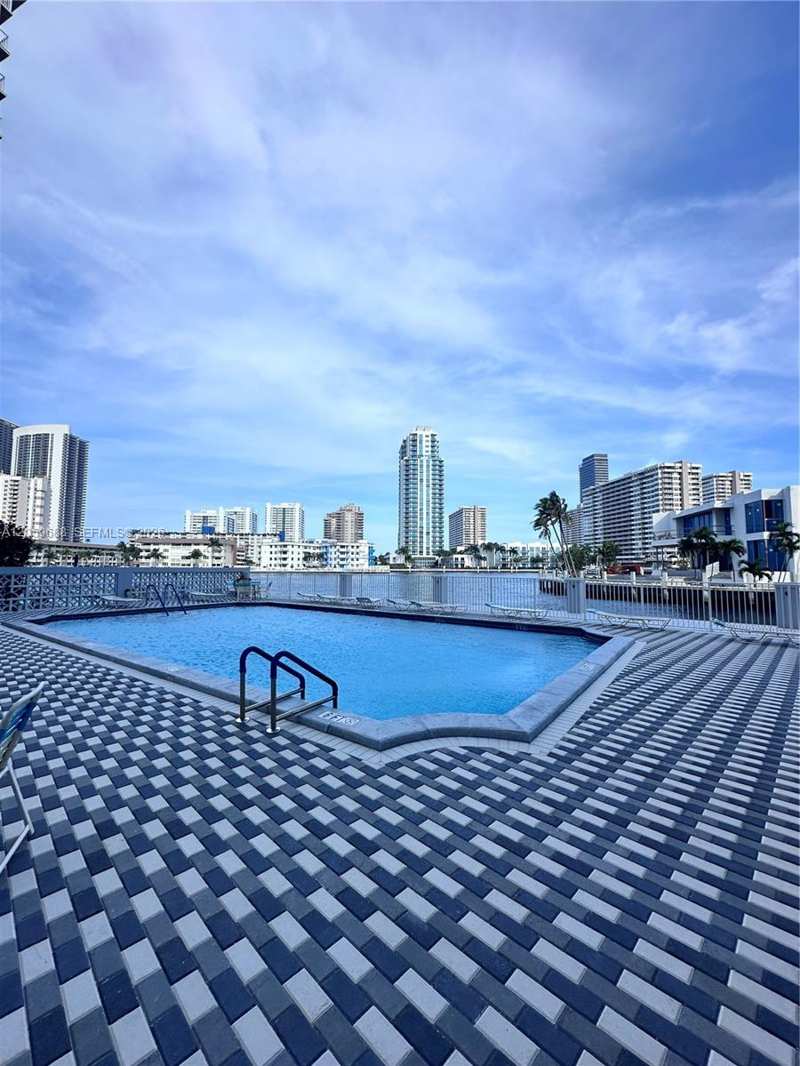 137 Golden Isles Dr # 512, Hallandale Beach FL 33009