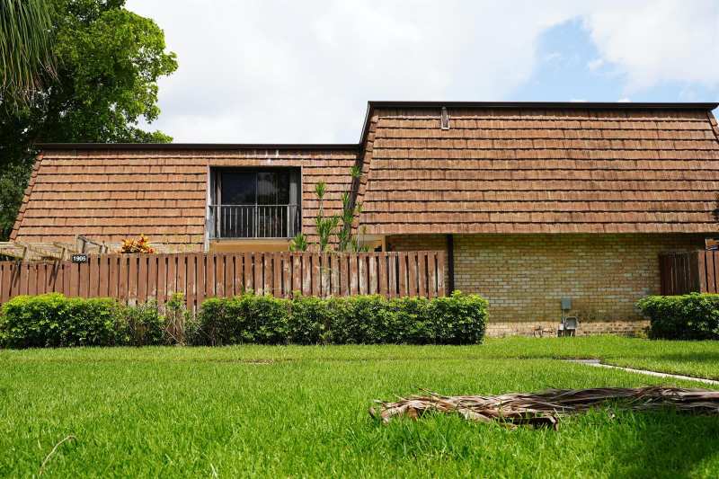 1905 19th Lane, FL 33463