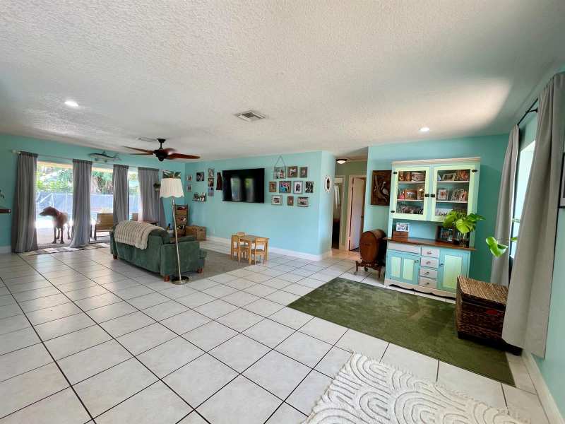 415 Beacon Street, Tequesta FL 33469