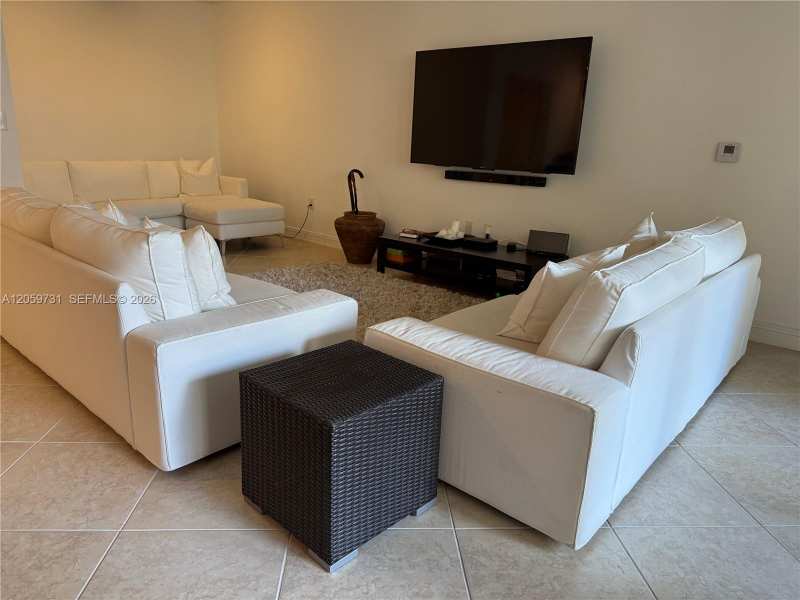 16100 Emerald Estates Dr # 278, Weston FL 33331