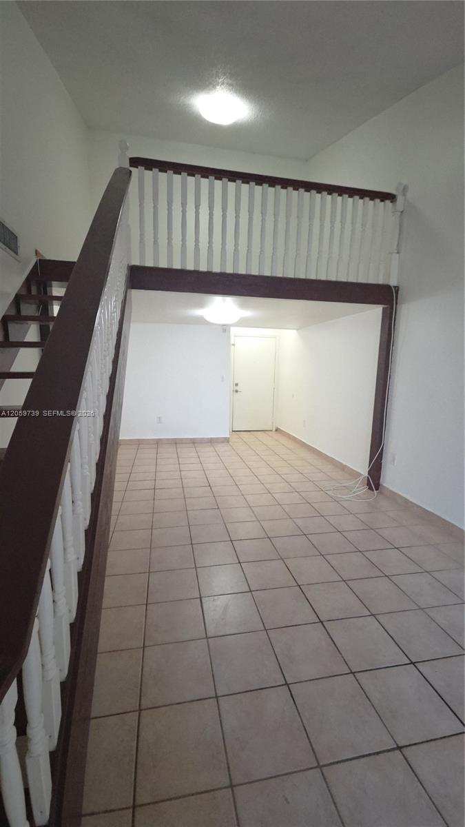 9437 Fontainebleau Blvd # 202, Miami FL 33172