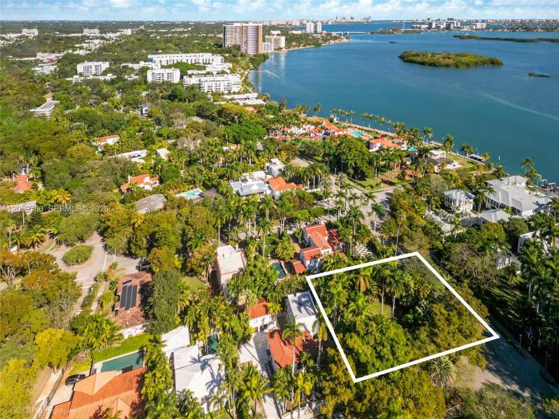 5810 N Bayshore Dr, Miami FL 33137