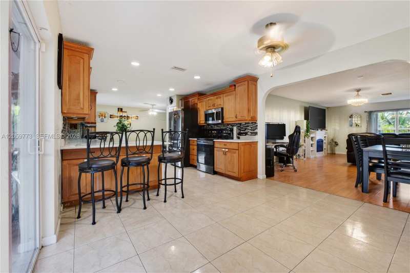 5511 BARNSTEAD CIR, Green Acres FL 33463