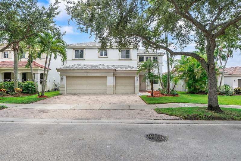 4389 Laurel Ridge Cir, Weston FL 33331