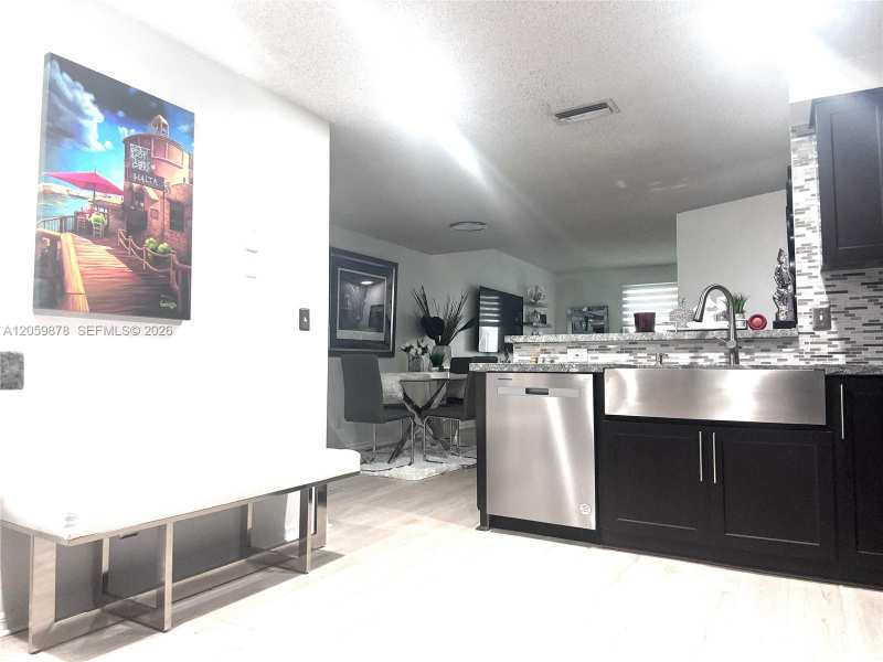 1543 Barcelona Way # 30, Weston FL 33327