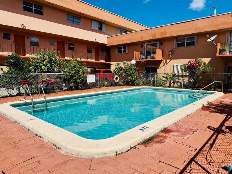 1100 W 35th St # 8, Hialeah FL 33012