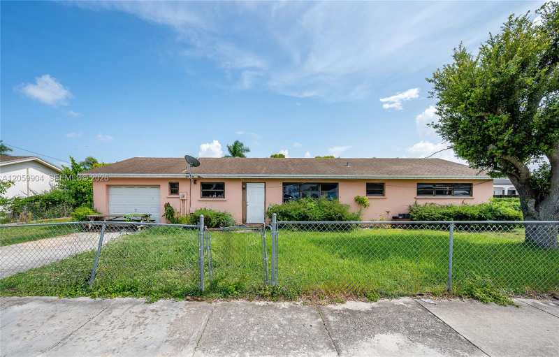 822 NW 15th St, Homestead FL 33030