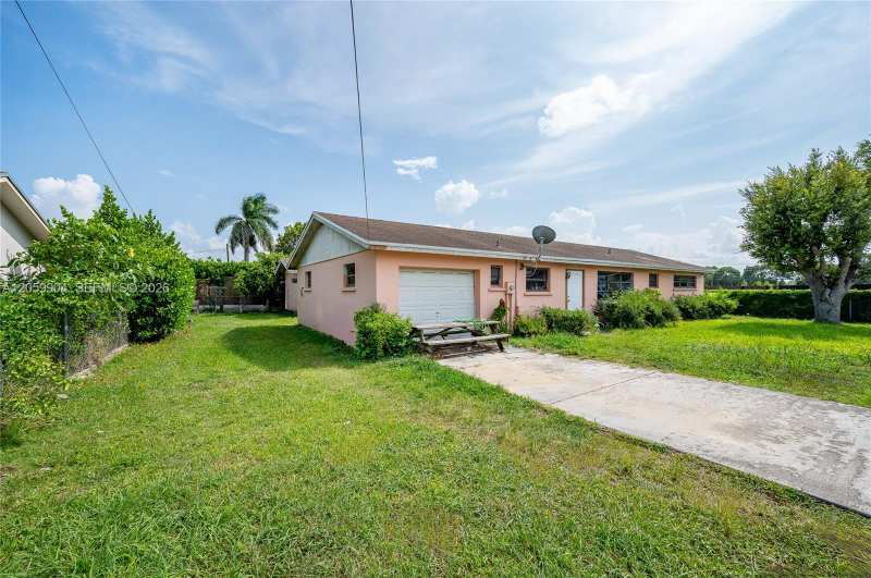 822 NW 15th St, Homestead FL 33030