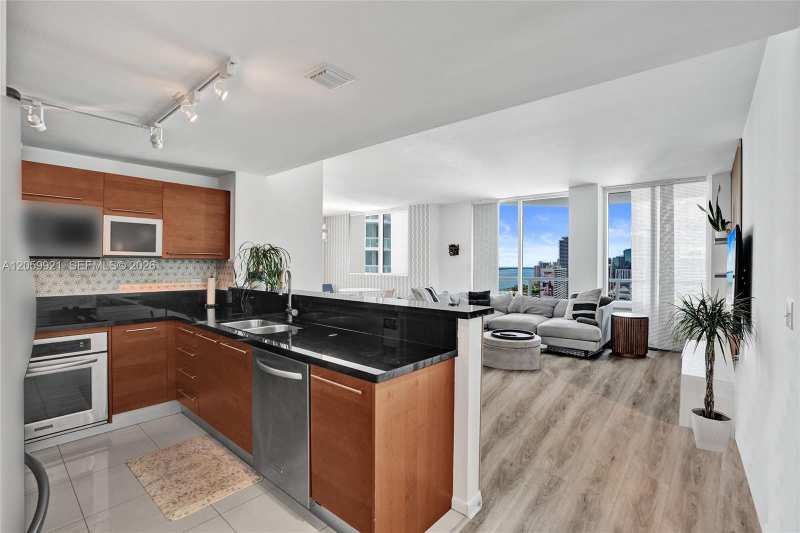 244 Biscayne Blvd # 3409, Miami FL 33132