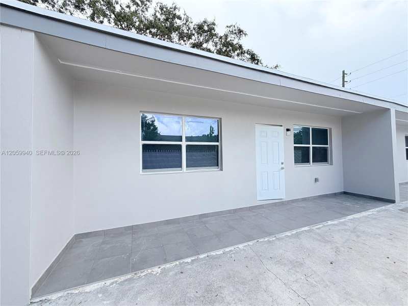 3392 NW 50th St # 3392, Miami FL 33142