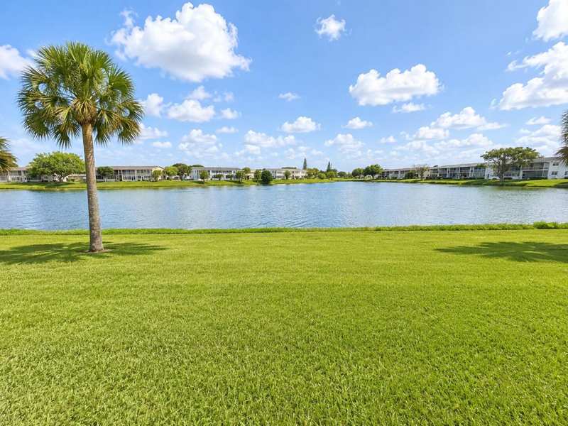 234 CHATHAM L, West Palm Beach FL 33417