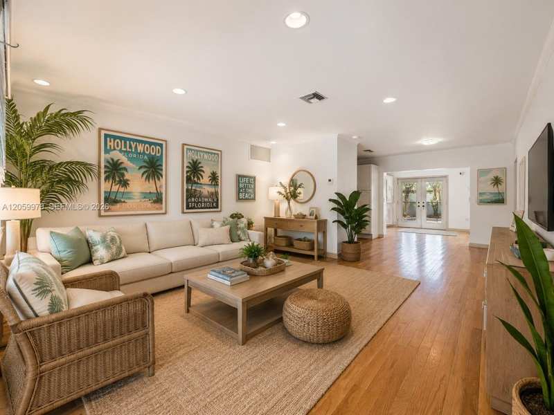 2021 N 52nd Ave, Hollywood FL 33021