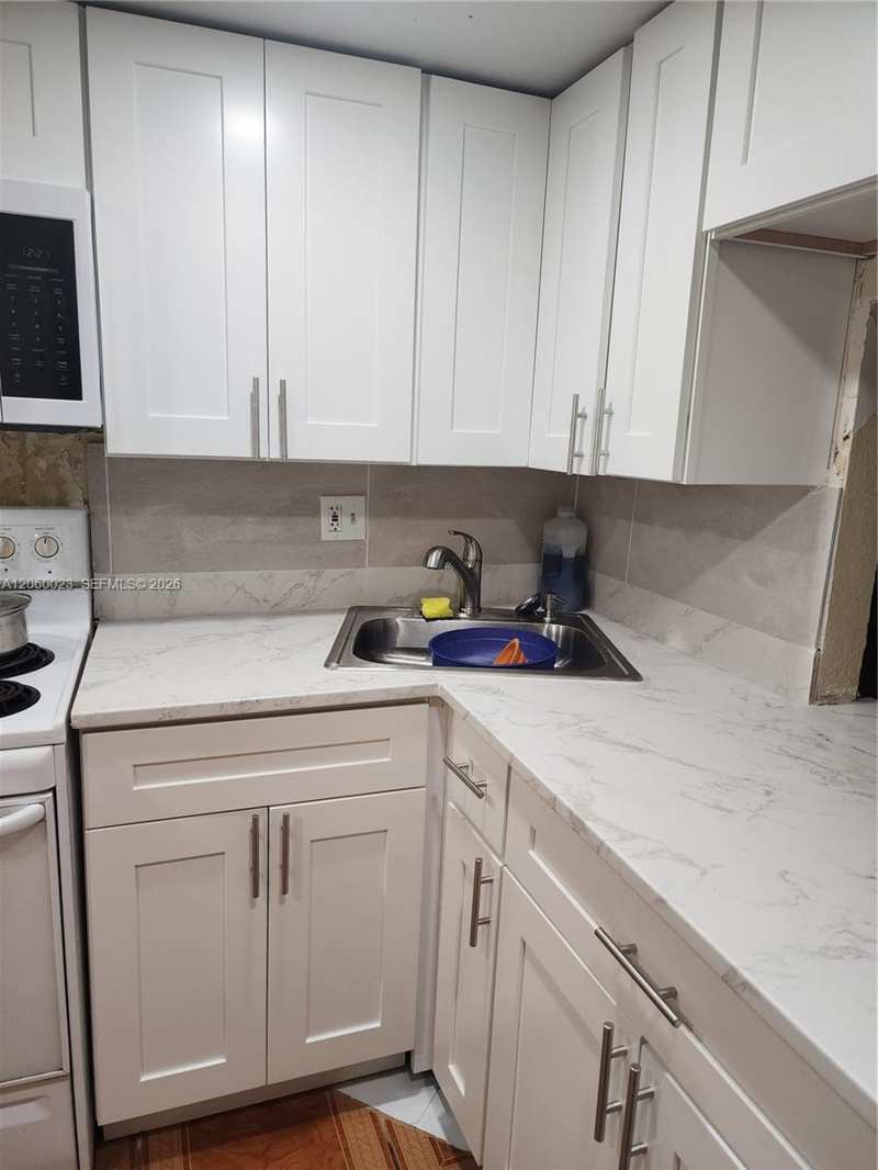 5975 NW 25th St, Sunrise FL 33313