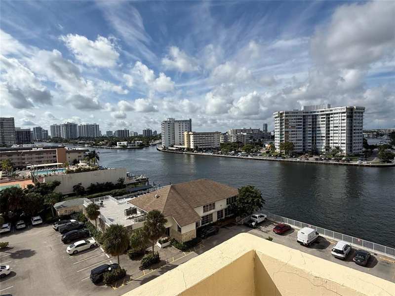 1833 S OCEAN Drive # 808, Hallandale Beach FL 33009