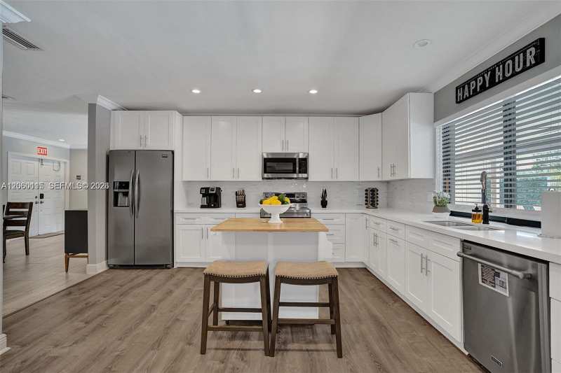 1941 SW 52nd Ter, Plantation FL 33317