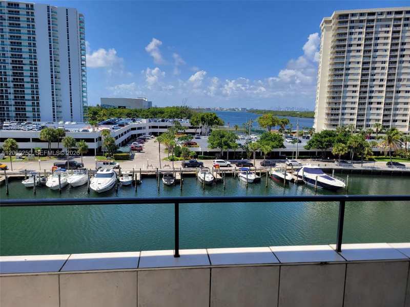 220 Kings Point Dr # 606, Sunny Isles Beach FL 33160