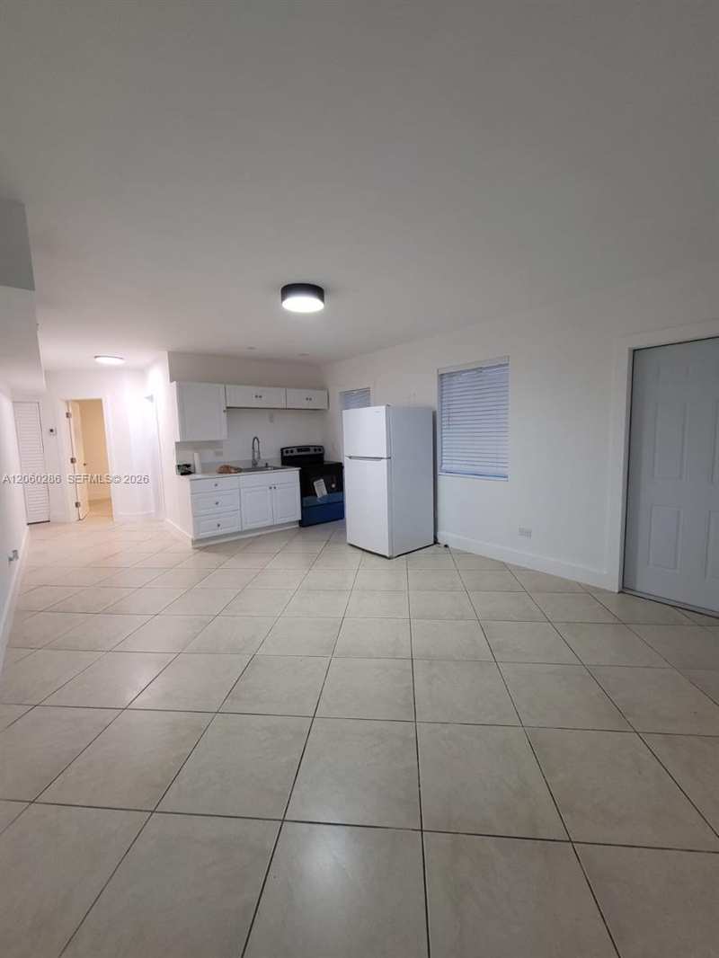 2359 NW 32nd St # 2359, Miami FL 33142