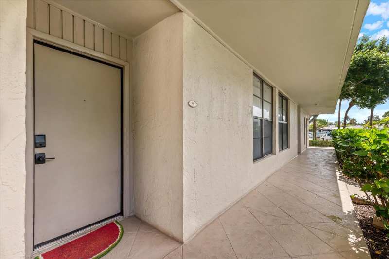 21 ROYAL PALM Way # 1050, Boca Raton FL 33432